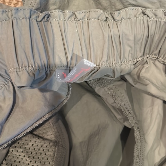 NWT FP MOVEMENT in the wild shorts in grey olive size small - Picture 12 of 16